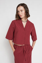 Carica l&#39;immagine nel visualizzatore di Gallery, OTTOD&#39;AME CAMICIA CROPPED
