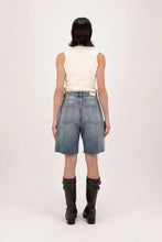 Carica l'immagine nel visualizzatore di Gallery, ICON DENIM SHORT LEA
